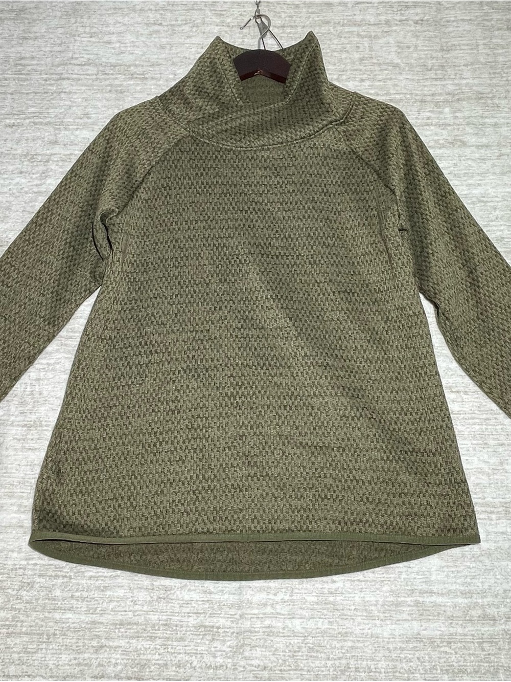 Columbia Olive Green Funnel Neck Pullover Sweater